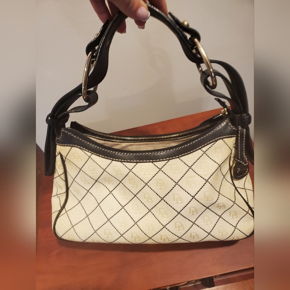 Dooney & Bourke Vintage Signature Cream Canvas With Black Leather Accents - Picture 1 of 14